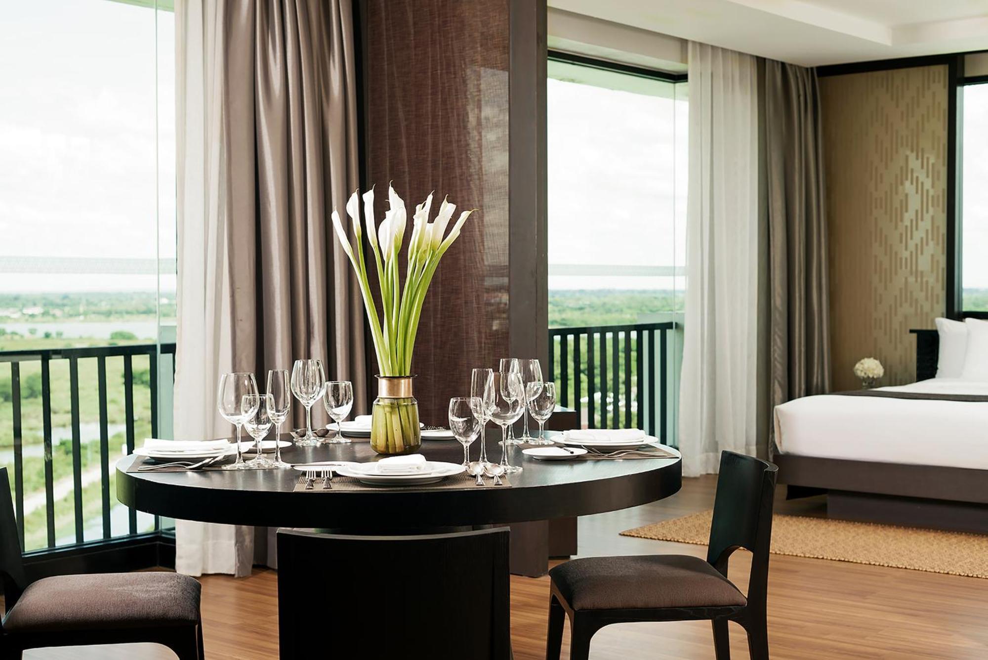 Avani Khon Kaen Hotel & Convention Centre Exterior photo
